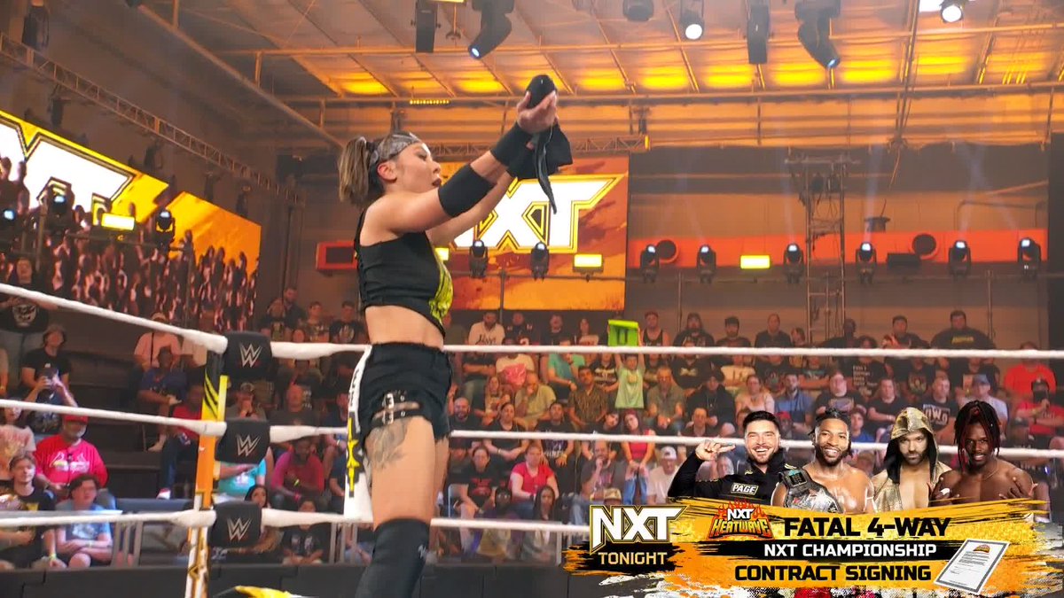 😱😱😱 This match is INSANE!!! #WWENXT