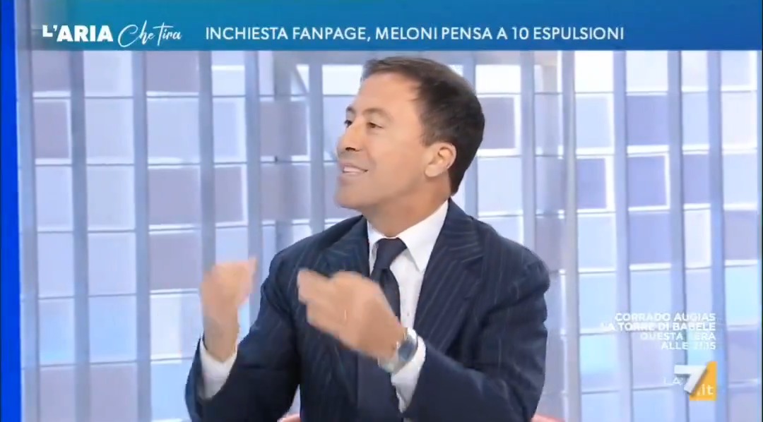 Bocchino: "Andassero a fare le inchieste sull camorra, non sui ragazzini di 15 anni" Ancora qualche giorno e diventeranno pargoletti appena nati #lariachetira