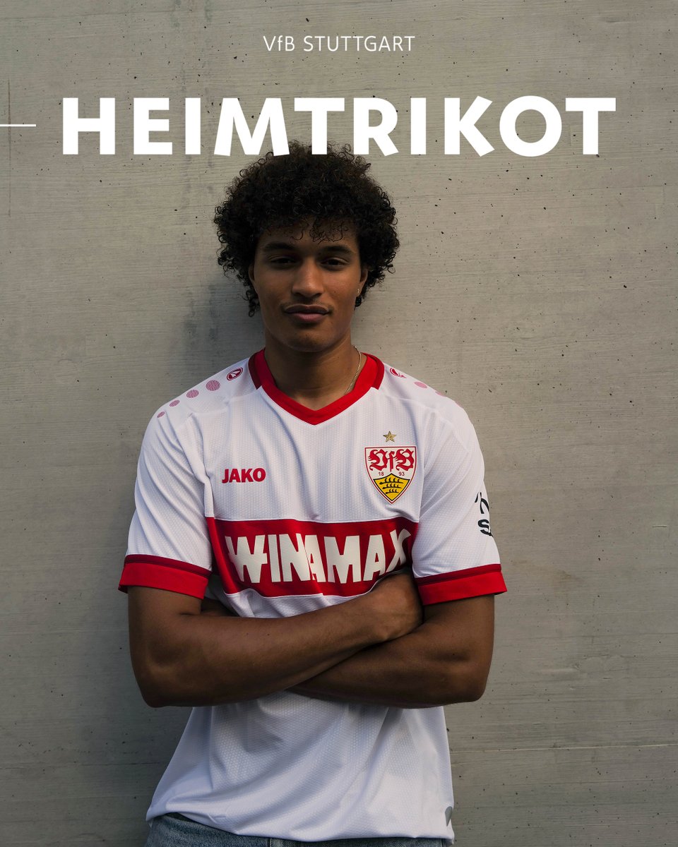 Klassisch, traditionell, weiß-rot: Das neue VfB-Heimtrikot 2024/2025 ist ab sofort im Onlineshop und in allen stationären Fanshops erhältlich. Als Besonderheit ist der rote Brustring erstmals wieder im Stoff eingenäht. ⚪🔴 👉 👈 _ #VfB x JAKO AG