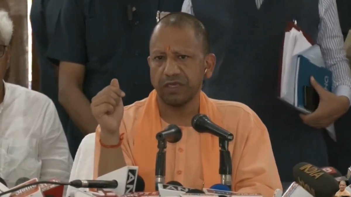 जनपद हाथरस में हुई दुर्भाग्यपूर्ण घटना के संबंध में केंद्र और राज्य सरकार ने आर्थिक सहायता की घोषणा की है... जो निर्दोष लोग हादसे का शिकार हुए हैं, उनके नाबालिग बच्चों की हम उत्तर प्रदेश मुख्यमंत्री बाल सेवा योजना के अंतर्गत पढ़ाई की व्यवस्था राज्य सरकार से करवाएंगे...