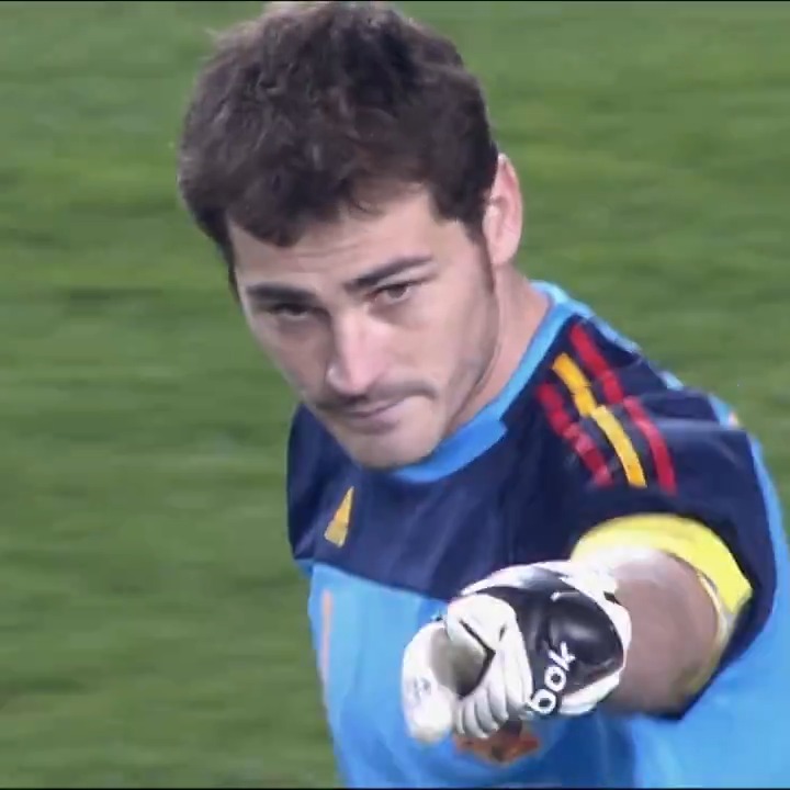 "Si mete el penalti, estamos fuera". Un día como hoy en 2010, Iker Casillas salvaba a España en su camino al primer título de la #CopaMundialFIFA. 🧤🇪🇸