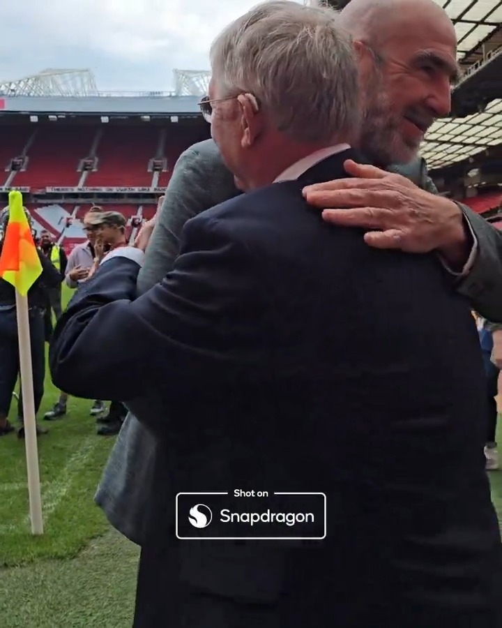 Lights 💡 Camera 🤳 Action 🎬 Take a look at how our film with King Eric was #ShotOnSnapdragon 👀 #MUFC || Snapdragon