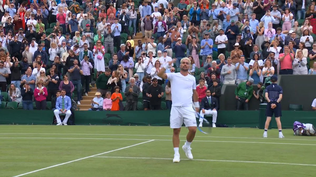 Forza, Fabio 🇮🇹 The ever-entertaining Fabio Fognini is into the third round after defeating Ruud, 6-4, 7-5, 6-7(1), 6-3 🍿 #Wimbledon