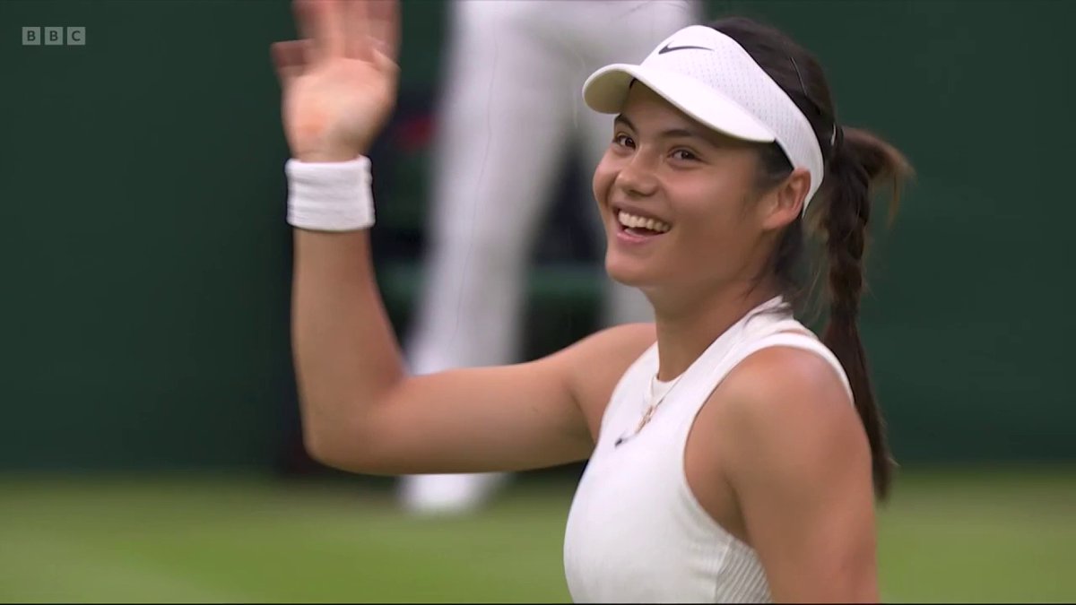 "The Emma Show has come to town!" What a moment on Court 1 for Emma Raducanu. #BBCTennis #Wimbledon