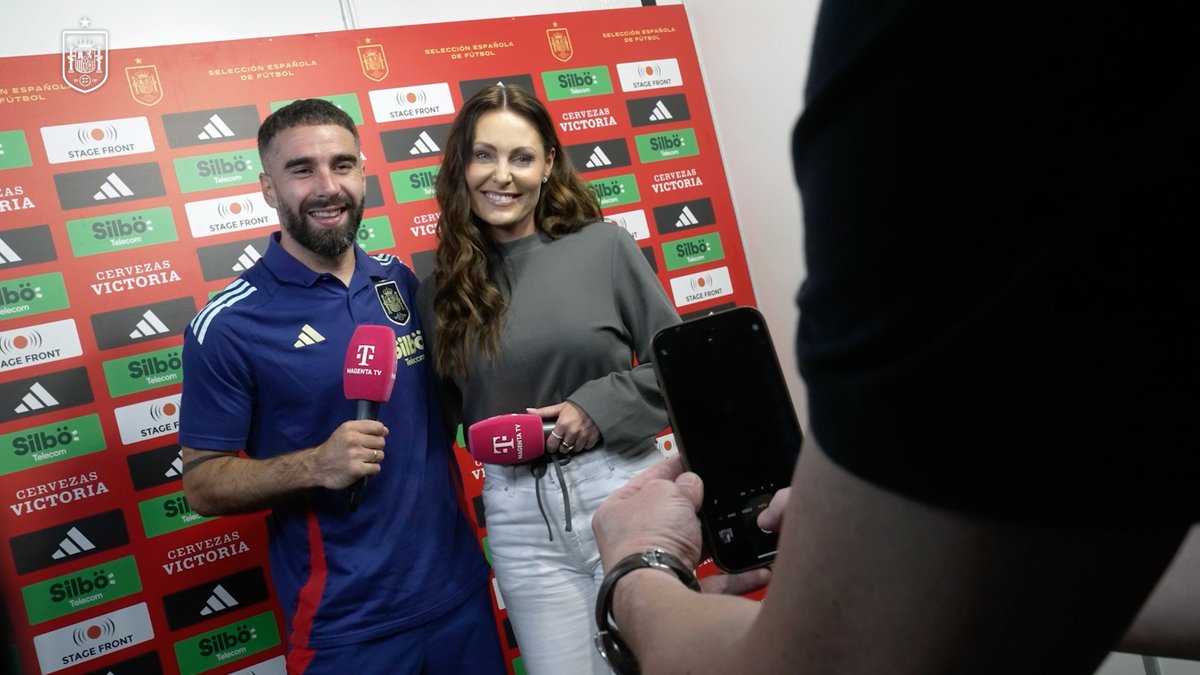 🇩🇪 CARVAJAL se reencuentra con su PROFESORA de ALEMÁN en LEVERKUSEN: 😅"Lo intentaba mucho, pero es un idioma muy difícil".