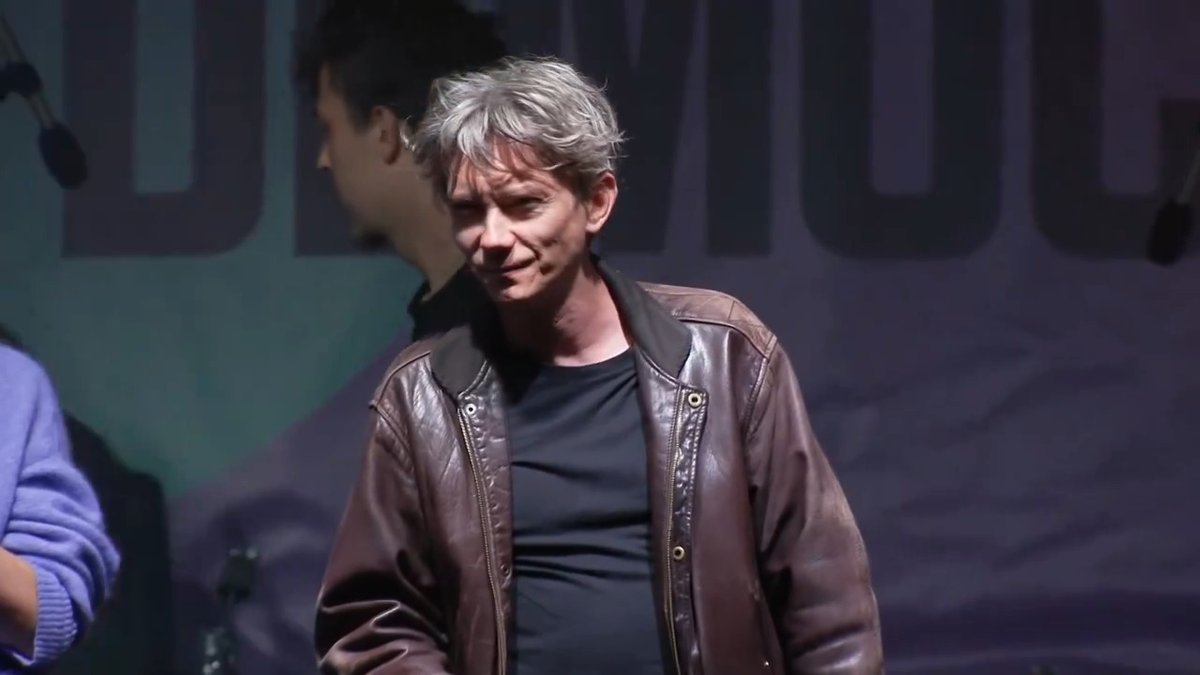 « Derrière le discours du RN se cache la haine de l'autre, le mépris des droits des femmes et la protection des puissants. Et les puissant savent que le RN ne touchera pas à leurs privilèges. » Swann Arlaud, acteur Pour suivre notre direct 👉