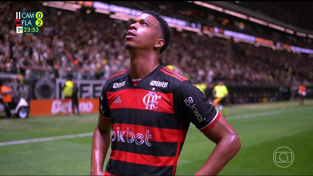 Comemoração do Carlinhos no gol foi foda. Que seja o primeiro de muitos.