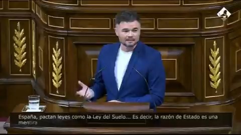 #EnDirecto | Rufián: "Que los jueces elijan a los jueces. La frase es golosa. Todo el mundo dice 'hombre claro'. Pero es que en democracia los poderes deben estar sujetos a la soberanía popular. El CGPJ no es un cónclave papal y su presidente no es el Papa. Es una trampa"