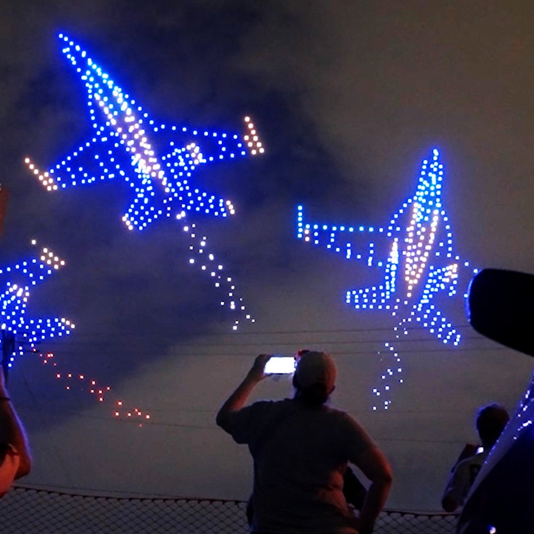 796 drones worked in tandem to create this July 4th masterpiece