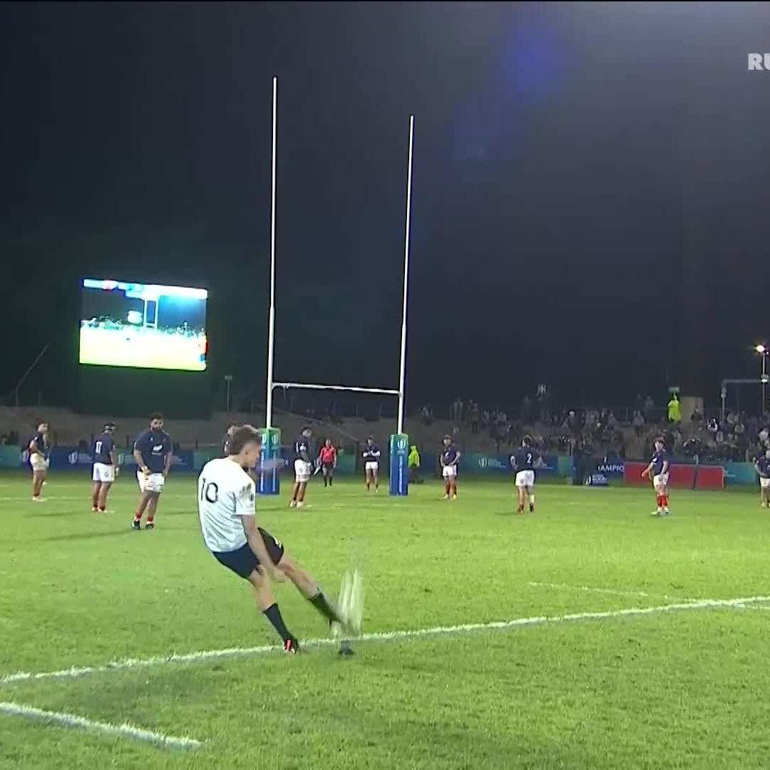 This is the craziest finish we have ever seen ๐คฏ New Zealand Rugby were two points behind in the final seconds, and this penalty kick would win them the game #WorldRugbyU20s | #FRAvNZL