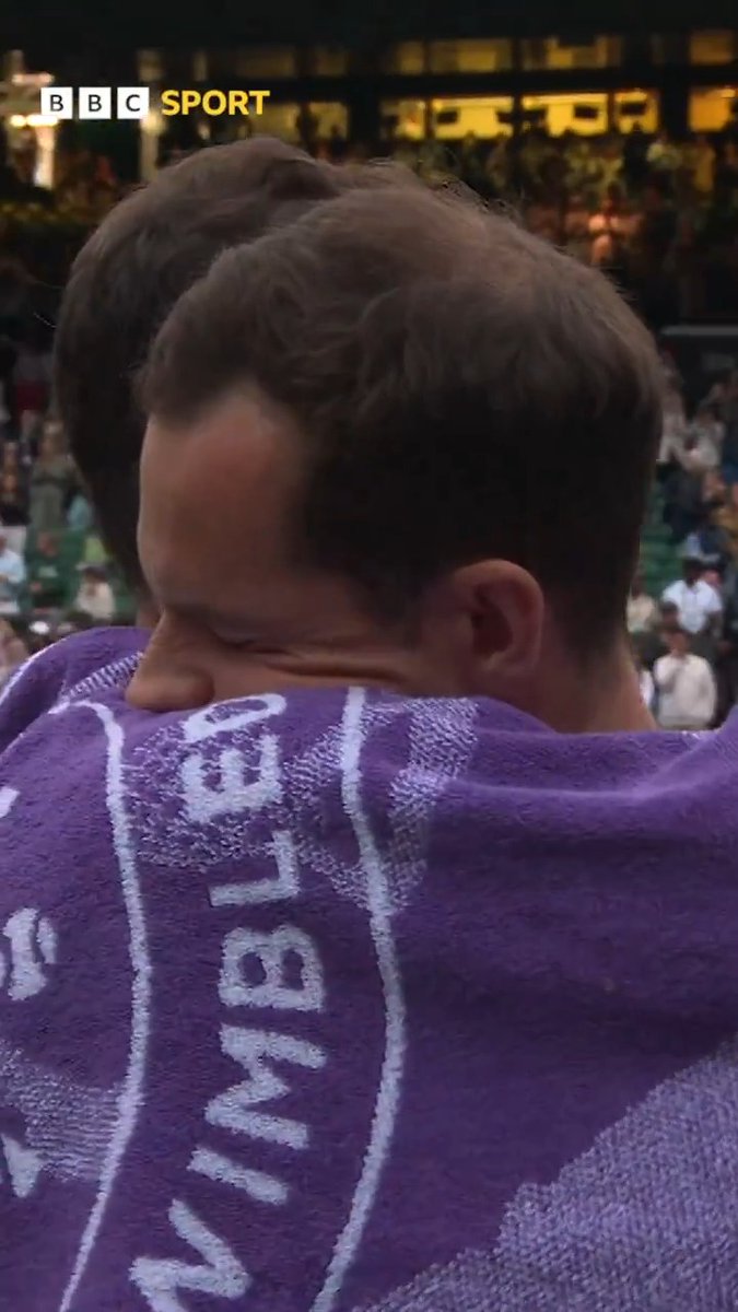 THIS HUG! 💚 When you just need a cuddle from your big brother 🤗 #BBCTennis #Wimbledon