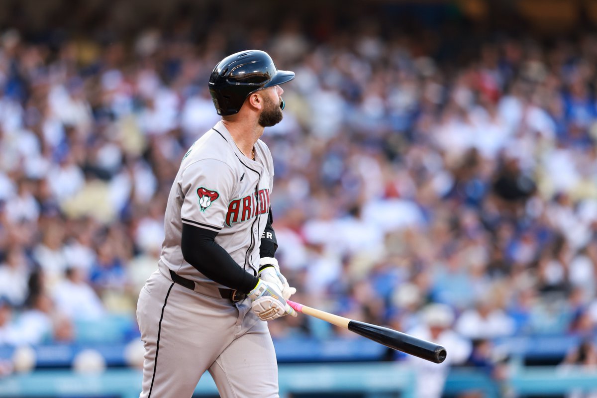 oops, HE DID IT AGAIN Christian Walker with ANOTHER homer at Dodger Stadium!