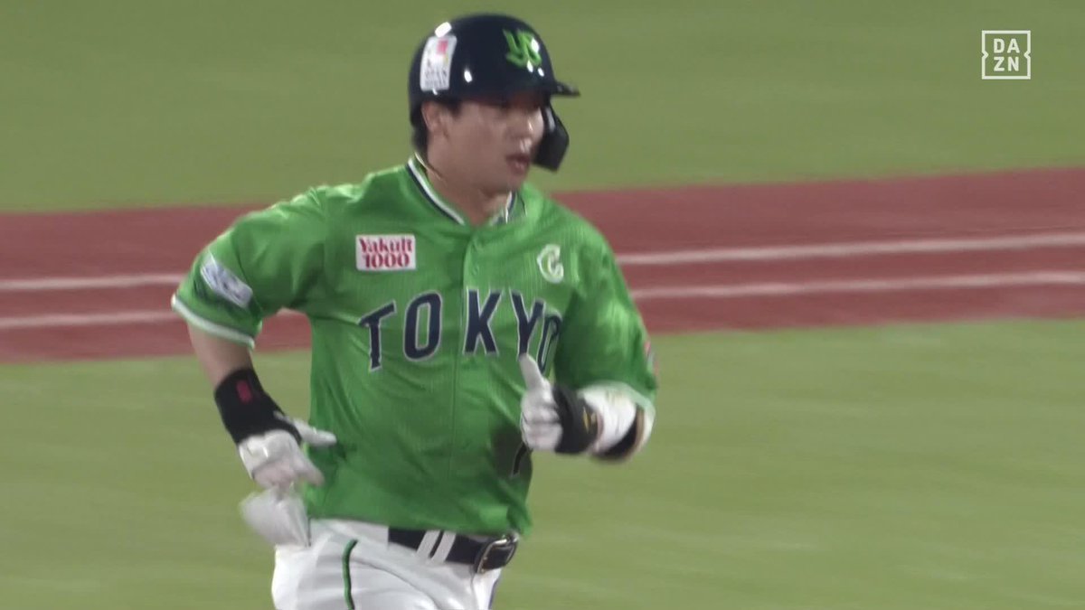 ／ 空を見上げた ＼ 外野は追わない 山田哲人がソロホームラン ⚾プロ野球(2024/7/5) 🆚ヤクルト×巨人 📱Live on DAZN #DAZNプロ野球 #swallows