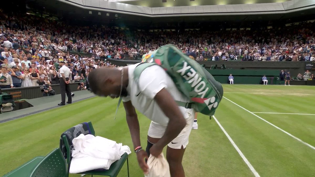 A standing ovation for a fierce competitor. Thanks for all the entertainment, Frances Tiafoe 👊 #Wimbledon
