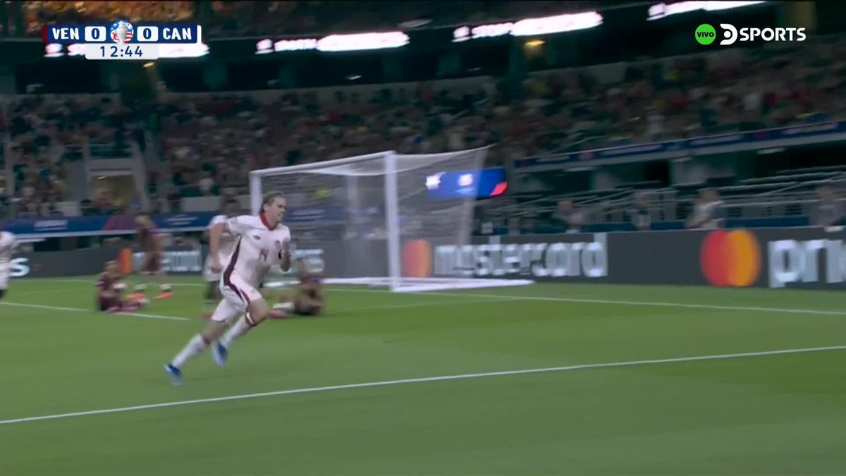 Jacob Shaffelburg convirtió el segundo gol de Canadá 🇨🇦 en la #CopaAmerica 🏆. Así estableció el parcial 1-0 en los 4tos de final vs. Venezuela 🇻🇪.