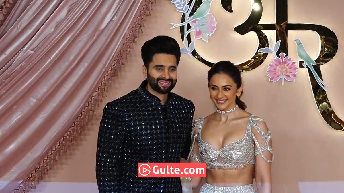 #KajalAgarwal #RakulPreet #KiaraAdvani at the red carpet of #AnantRadhika Sangeet Celebration. #AmbaniWedding #AnantRadhikaWedding