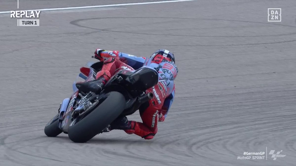 MENUDA SALVA(JA)DA A Marc Márquez le da igual estar tocado físicamente, las salvadas son su seña de identidad 🤩 ¡ESPECTACULAR! #GermanGP 🇩🇪 #MotoGP 🏁