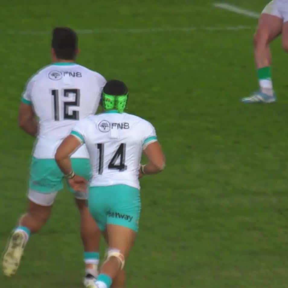 “Suka phez’kwebaty’ yam ndiphangele kwedini.” This was a big hit from umkhokheli 💪 📺 Stream #RSAvIRE live: | #Springboks
