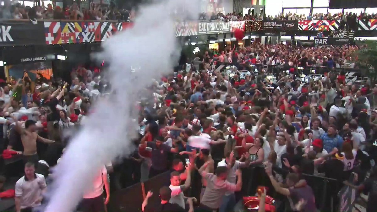MADNESS IN ENGLAND AFTER THE WIN! 🏴