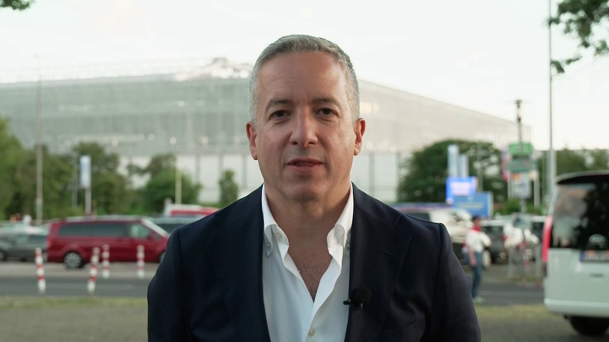 "He must be a very good manager because he's taught England players how to take penalties" 👏 Do you agree with Kaveh? 💭
