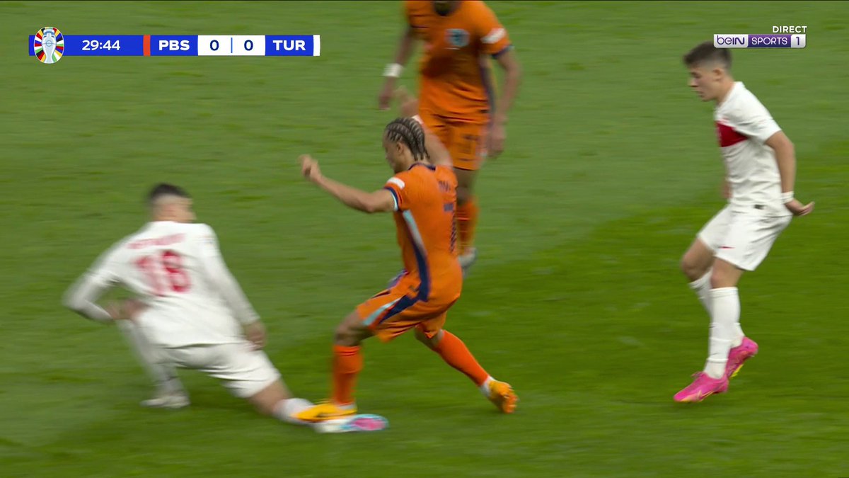 [📺LIVE] 🏆 #EURO2024 🇳🇱🇹🇷 Xavi Simons écrase la jambe de Mert Müldür avec ses crampons, Clément Turpin ne donne qu'un carton jaune ! #NEDTUR #beINEURO2024 #EURO2024