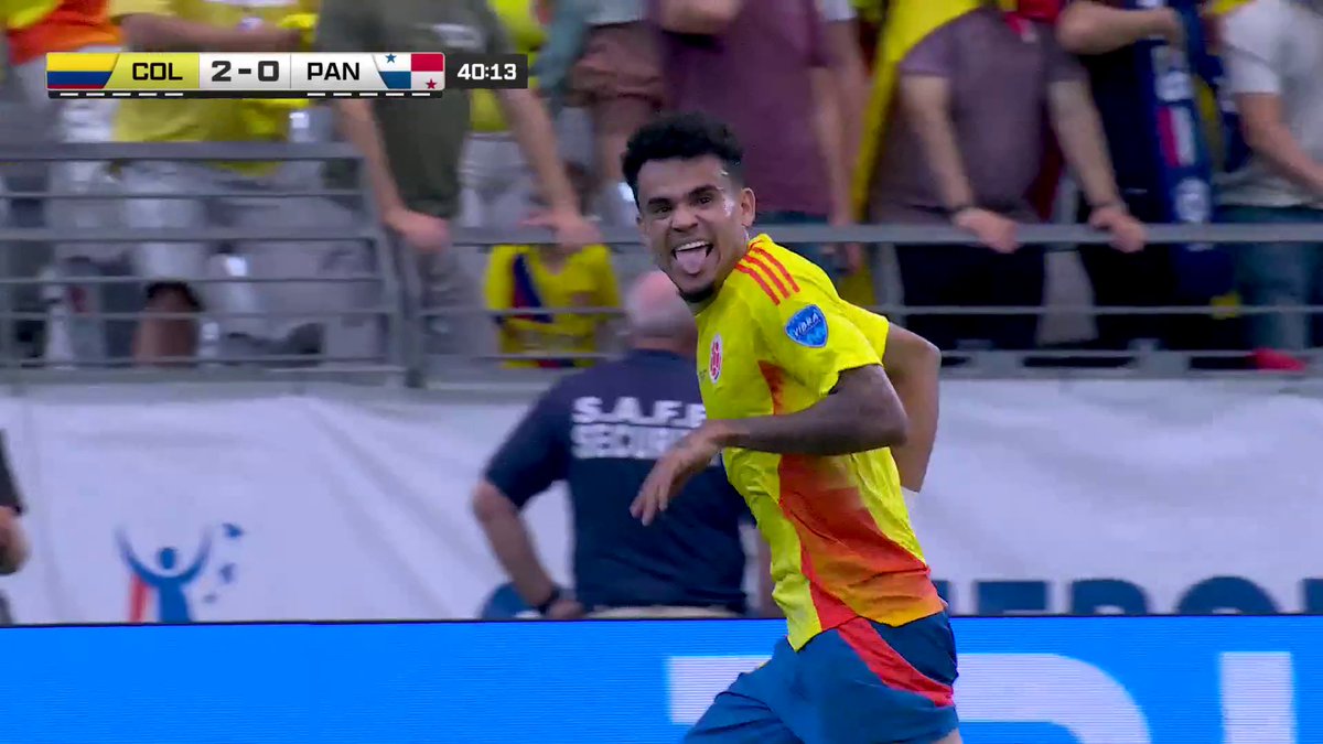LUIS. DÍAZ. 🔥 He puts Colombia up 3-0 in the first half vs Panama 💪