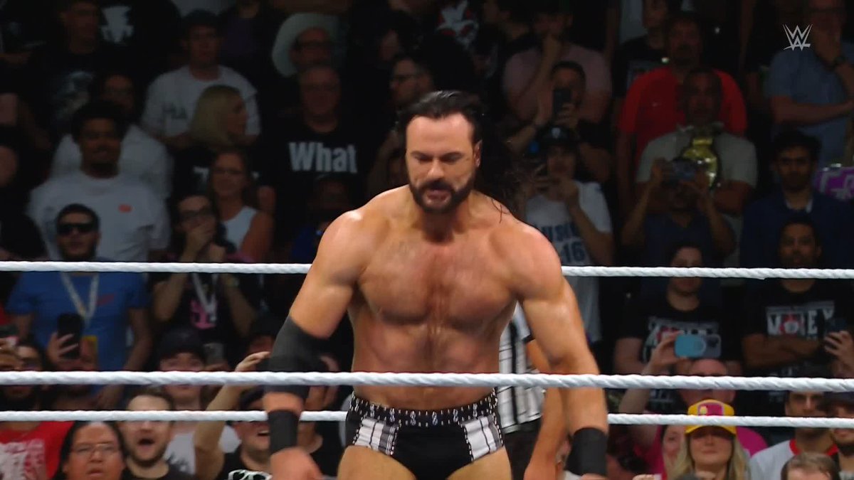 CM PUNK is back!!! #MITB