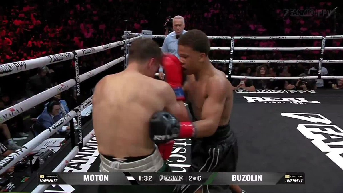CURMEL MOTON WITH THE TKO VICTORY‼️‼️ 😤😤 #Boxing 💥💥🥊🥊🥊🥊