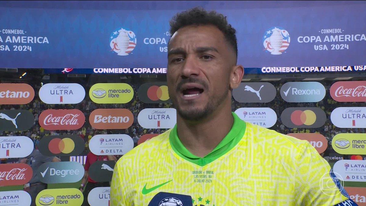 Danilo, capitão da Seleção Brasileira, após a eliminação do Brasil na Copa América. "Eu espero que o pessoal (torcedores) tenha um pouco de paciência. Tenha paciência com esses jovens." 📽️: ge / TV Globo