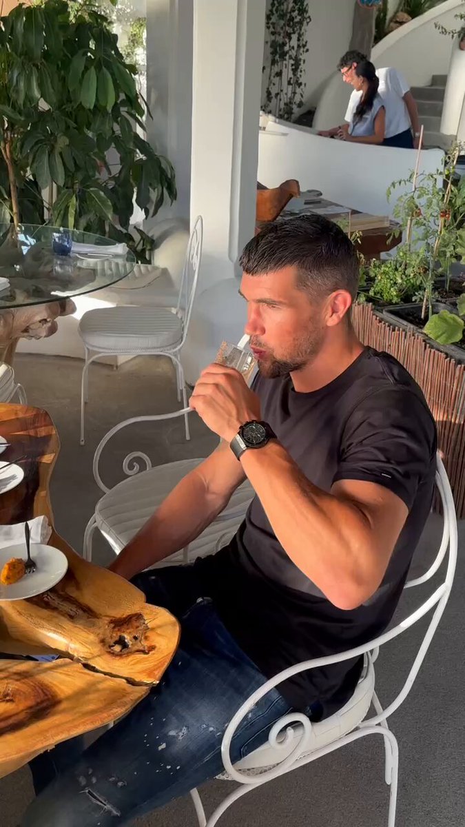 📍 ibiza 🇪🇸 and that’s a wrap. Time to get back on the pitch ⚽️ 🧤