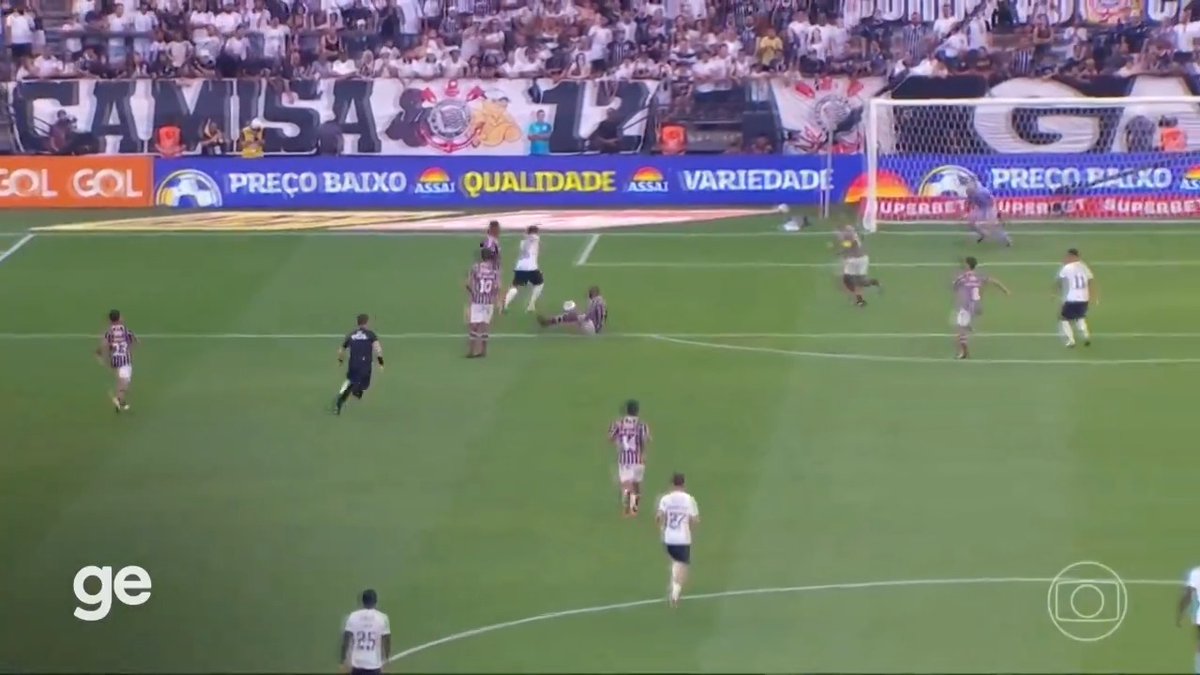 Wesley Teixeira, Felipe Melo ile dalga geçiyor.