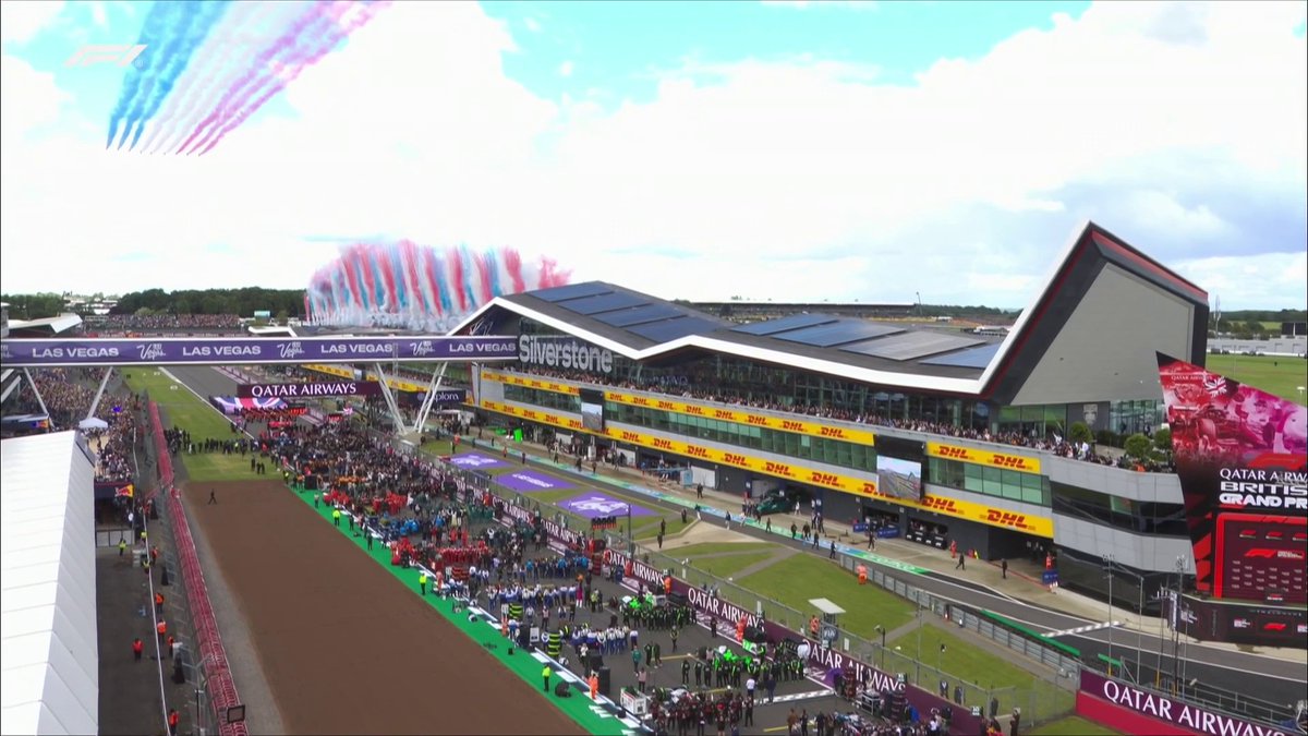 What a performance by Hannah Waddingham 🤩🎙 Not long now til lights out at Silverstone! 🇬🇧