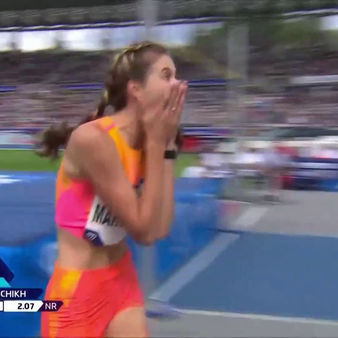 🚨 A 37-YEAR-OLD WORLD RECORD HAS BEEN BROKEN 🚨 Ukraine's Yaroslava Mahuchikh cleared 2.10m for an epic victory in the women's high jump. #ParisDL