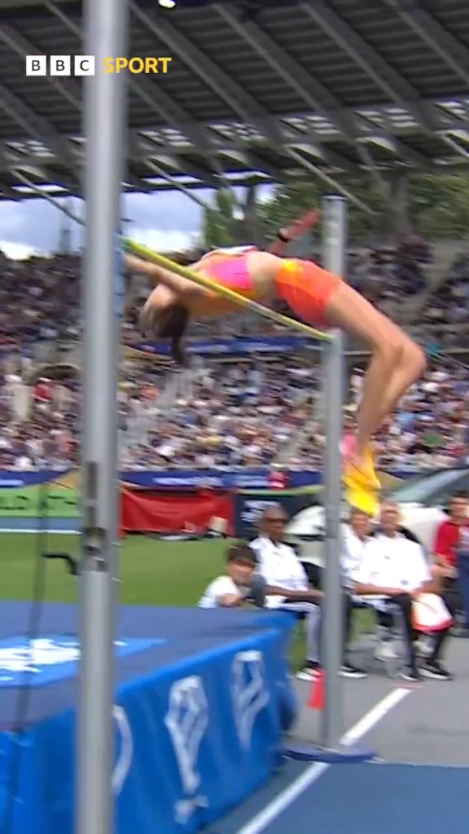 New world record ✅ Ukraine's Yaroslava Mahuchikh has broken the women's high jump world record that has stood since 1987! 🇺🇦 #BBCAthletics #ParisDL