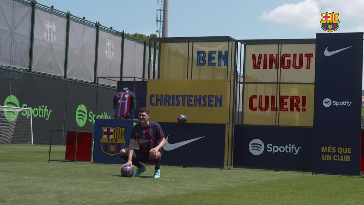🔙 The first day of 𝗔𝗻𝗱𝗿𝗲𝗮𝘀 𝗖𝗵𝗿𝗶𝘀𝘁𝗲𝗻𝘀𝗲𝗻 as a Barça player 💙❤️