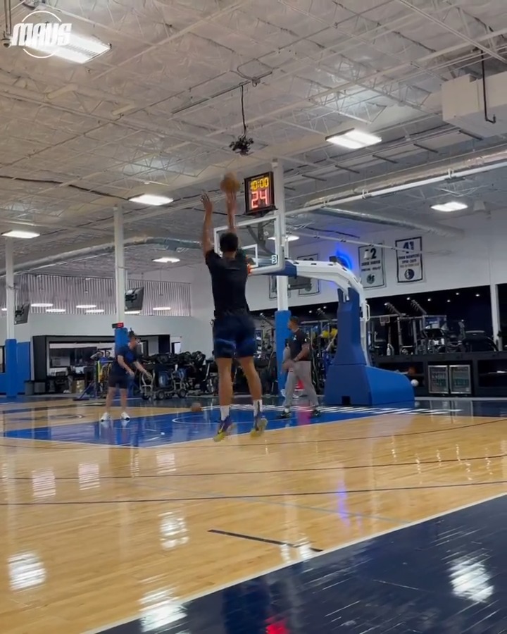 Q Dot has arrived in Dallas 📍 Quentin Grimes // #MFFL