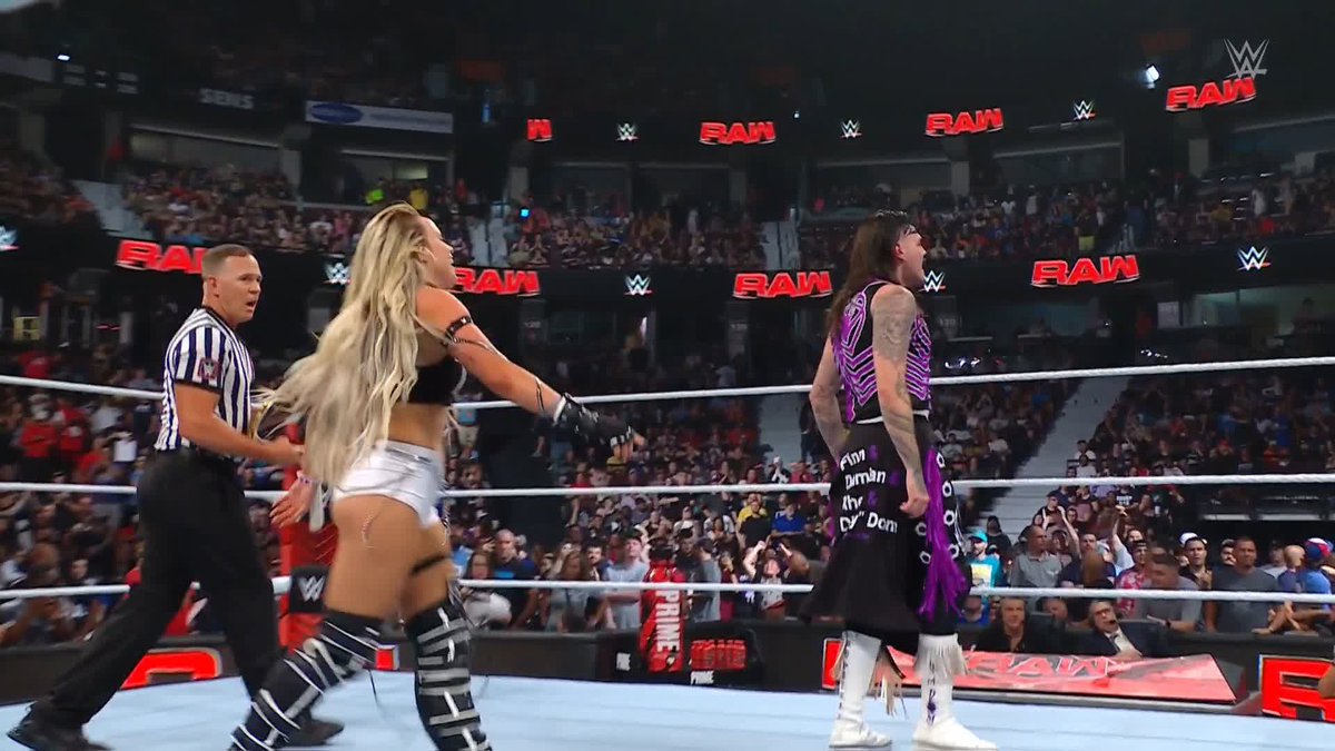 MAMI'S BACK! 😈 #WWERaw