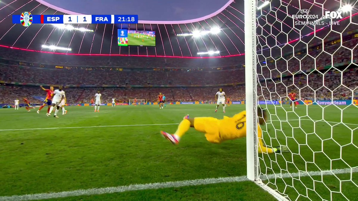 This was UNREAL from 16-year-old Lamine Yamal 😱😱 Spain fans are going to remember this one forever ⬇️🇪🇸