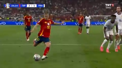 ⚽️ GOL! İspanya çok hızlı geri döndü! Olmo’nun müthiş vuruşunda Kounde topu kendi ağlarına gönderdi! 🇪🇸 #EURO2024