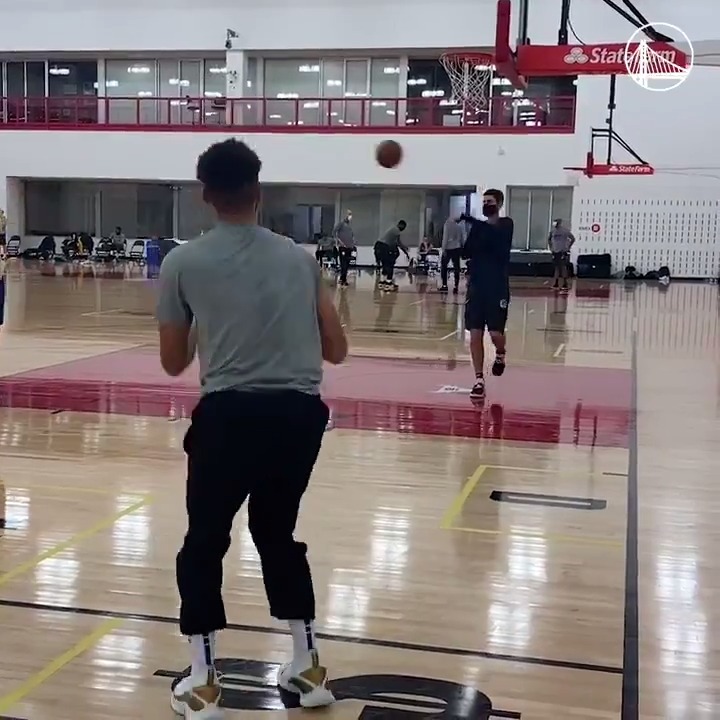 Steph Curry hitting 105 straight 3’s 🤯 Team USA is on a Mission