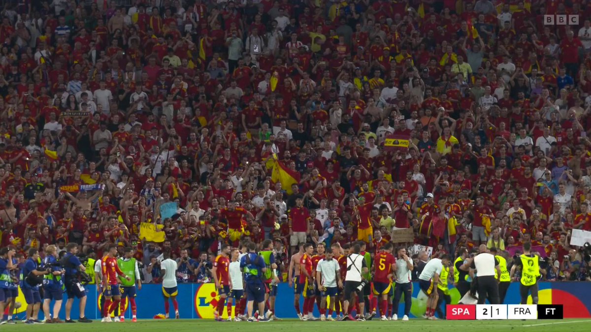 Oh dear 😬 It appears a photographer slipped into Alvaro Morata and caught his knee in the post-match celebrations. #BBCEuros #Euro2024 #ESPFRA