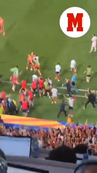 🎧 Sube el volumen, grítalo: estamos en la final de la #Euro2024 ¡Vamos, España! 🇪🇸