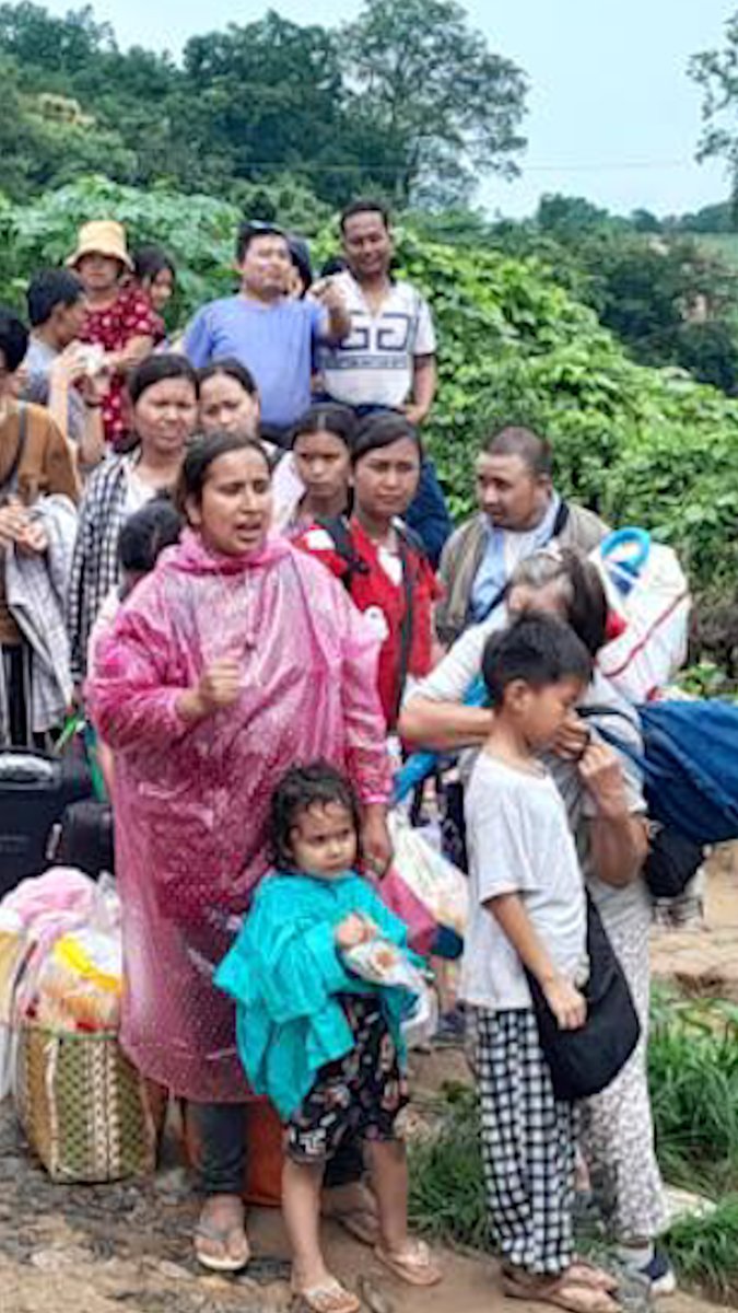လားရှိုးက စစ်ဘေးဒုက္ခသည်တွေ လမ်းမှာ ပိတ်မိနေ