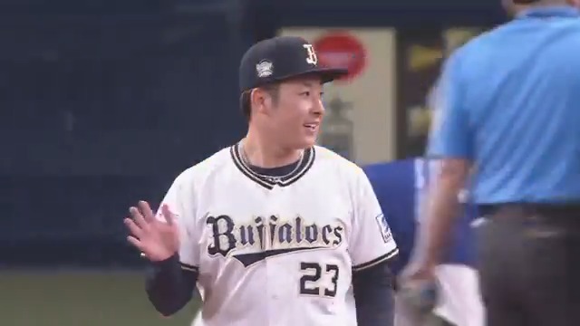 ボテボテの打球も素早く処理する！✨ オリックス #吉田輝星 投手の好フィールディング‼👏 ⚾ #Bs2024 👇ライブ配信はこちら