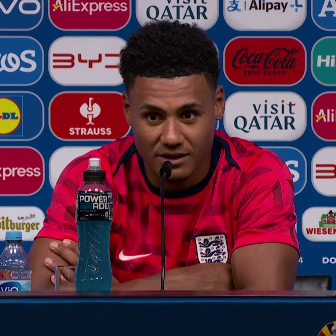 "The goal, that's my bread and butter..." Ollie Watkins on his half-time words of wisdom with Cole Palmer 🤩
