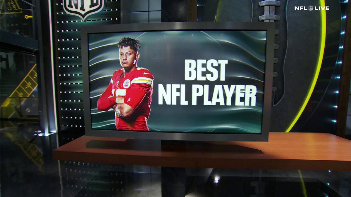 And the ESPYS award goes to... Patrick Mahomes for Best NFL Player 🏆