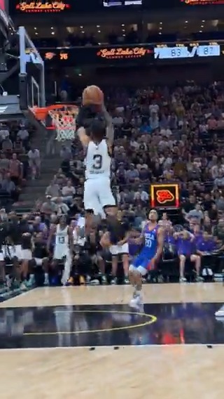 now THAT’S how you get the people goin’ #TakeNote