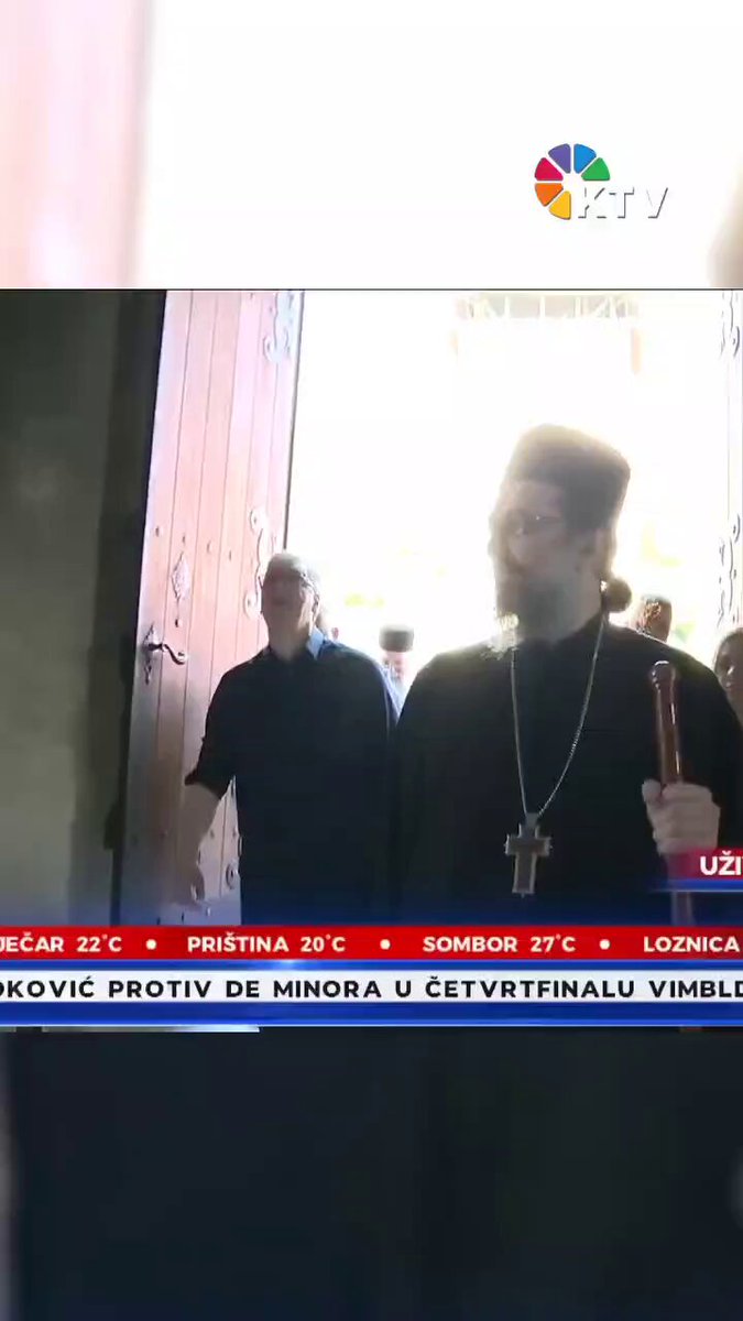 ОВАКВОГ ПРЕВАРАНТА СВЕТ НИЈЕ ВИДЕО! Александар Вучић Уђе у Студеницу... Дају му паре да стави на икону... Стави паре у десни џеп... Целива икону... Ухвати се за леви џеп... Прође даље, као баш ми жао што немам!!!😂😂😂