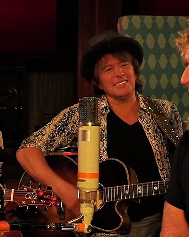 We're celebrating RICHIE SAMBORA's 65th birthday today with an unforgettable performance of 'Heard It Through the Grapevine' featuring orianthi, Adam Levine, and Sammy Hagar! Happy birthday, Richie! 🎉🎸