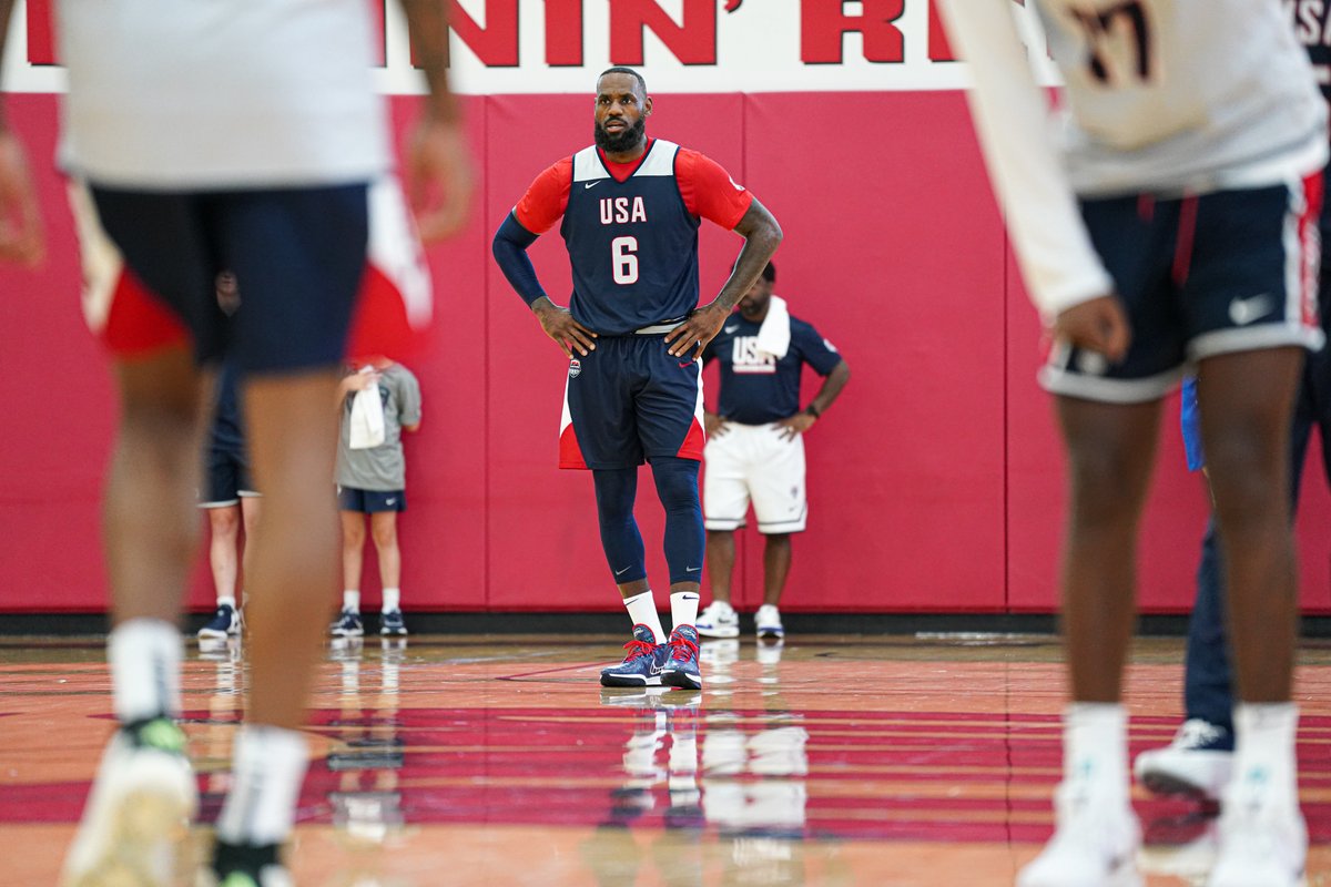 LeBron James mic'd up for sound at ๐บ๐ธ #USABMNT training camp! AT&T